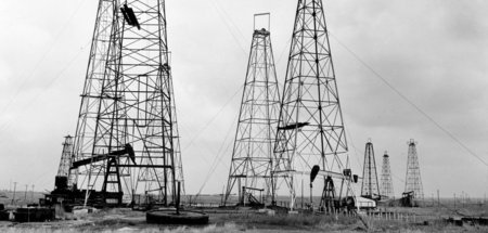 Standard Oil Co. Near Pawnee, Oklahoma. Oil wells drilled close