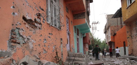 Straße in der mehrheitlich von Kurden bewohnten Stadt Diyarbakir...