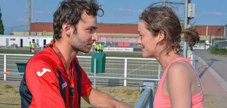 Sandra (Marion Cotillard) und Fußballtrainer Timur (Timur Magome...