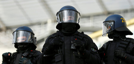Vermummt und martialisch: Solches Auftreten wird zunehmend zur N...