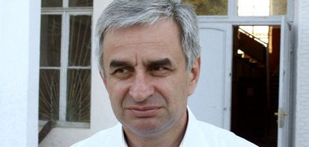 Abchasiens Präsident Raul Chadschimba lehnt einen Rücktritt ab (