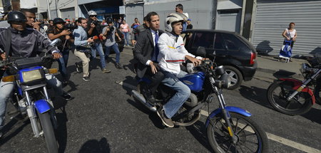 Venezuelas »Übergangspräsident« verlässt die Nationalversammlung