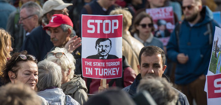 Der nächste Besuch von Angehörigen in der Türkei kann für sie ge...