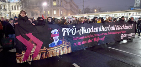 Konstanter Protest seit zwölf Jahren: Demonstration gegen »FPÖ-A... Konstanter Protest seit zwölf Jahren: Demonstration gegen »FPÖ-A...