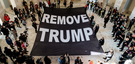 »Entfernt Trump« – aber wie? Proteste auf dem Capitol Hill in Wa...