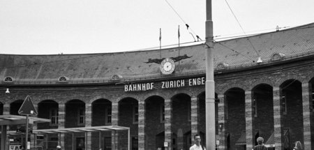Am Bahnhof Zürich-Enge lauerte 1957 ein aufgehetzter Mob Rückkeh... Am Bahnhof Zürich-Enge lauerte 1957 ein aufgehetzter Mob Rückkeh...