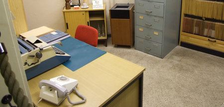 Effiziente Arbeit: Büro eines hauptamtlichen Mitarbeiters des Mf...