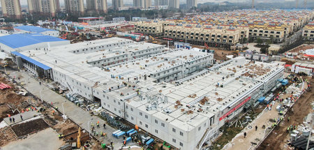 Das Krankenhaus in Wuhan (Provinz Hubei) wurde innerhalb von zwe... Das Krankenhaus in Wuhan (Provinz Hubei) wurde innerhalb von zwe...