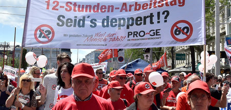 Der 12-Stunden-Tag gilt bereits. Jetzt will der Gewerkschaftsbun...