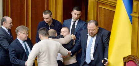 Handgreiflichkeiten im ukrainischen Parlament am vergangenen Don...