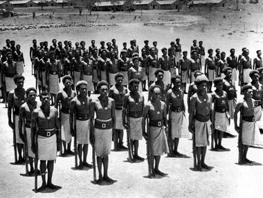 1942: In der australischen Kolonie Papua kämpften eine Million A...