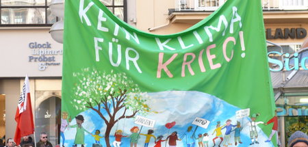 Schulterschluss: Umwelt- und Friedensgruppen agierten gemeinsam