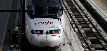 Die spanische Staatsbahn will im Wettbewerb mithalten: Einige Av...