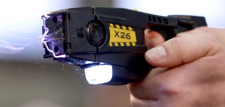 Elektroschockpistole_60372015.jpg
