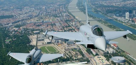 Kein Verkaufsschlager: Zwei Eurofighter über der österreichische