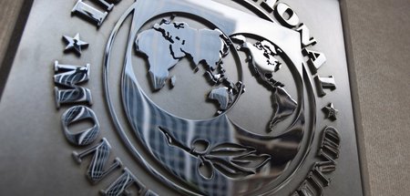Das Logo des Internationalen Währungsfonds an dessen Hauptsitz i...