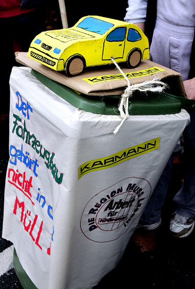 Fahrzeugbau gehört nicht in die Tonne. Proteste bei Karmann, Nov...