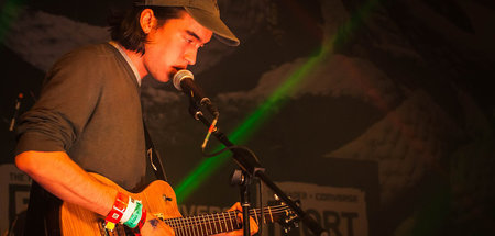 Spielerisch verzerrte Stimme: Sandy Alex G
