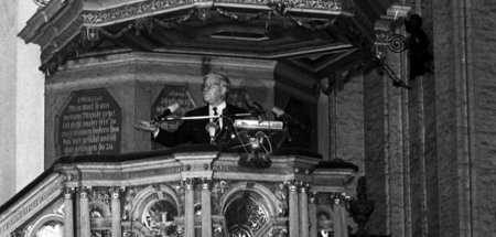 Altbundeskanzler Helmut Schmidt predigt zu den Christen der »ung...