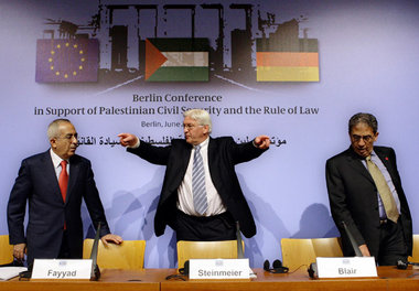 Der Dirigent: Frank-Walter Steinmeier mit dem palästinensischen ...