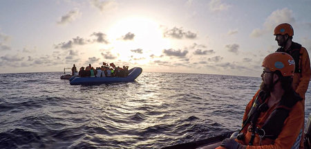 Seenotretter bei einem Einsatz im Mittelmeer (31.7.2019)
