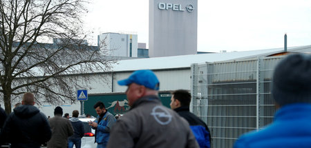 Zu »freiwilligem« Verzicht auf Job gedrängt: Opel-Arbeiter am St...