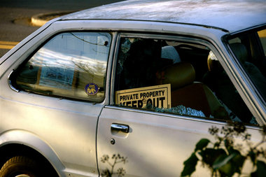 Ein Auto als Wohnung genutzt – Szene aus der Stadt Eugene im US-...
