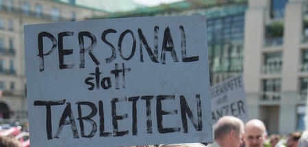 Gegen die Ökonomisierung im Gesundheitssektor wird seit langem p... Gegen die Ökonomisierung im Gesundheitssektor wird seit langem p...