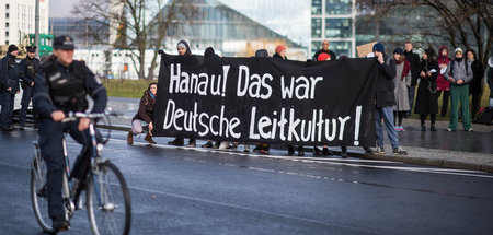 Demonstration am Montag vor dem Bundeskanzleramt
