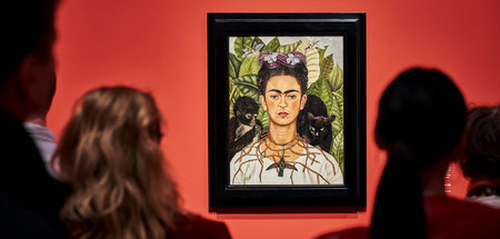 »Vorbotin der unrasierten Weiblichkeit«: Frida Kahlo in der Schi...