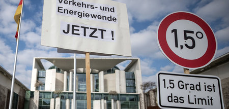 Für Brüssel und Berlin (hier das Kanzleramt) heißt Umweltschutz ... Für Brüssel und Berlin (hier das Kanzleramt) heißt Umweltschutz ...