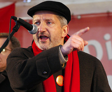 Langer Arbeitskampf: IG-Metall-Bezirksleiter Olivier Höbel beim ... Langer Arbeitskampf: IG-Metall-Bezirksleiter Olivier Höbel beim ...