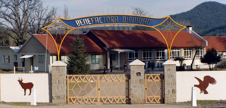 Eingangsbereich der »Colonia Dignidad« in den 1980er Jahren