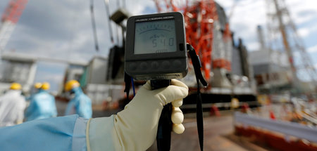 Strahlungsmessung auf dem Gelände des ehemaligen AKW Fukushima D... Strahlungsmessung auf dem Gelände des ehemaligen AKW Fukushima D...