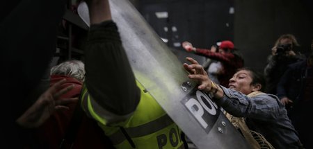 Proteste gegen den extrem rechten Expräsidenten Álvaro Uribe am 