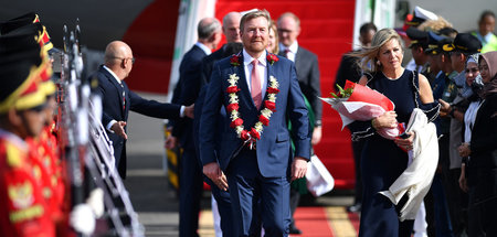 Das niederländische Königspaar Willem-Alexander und Maxima am Fl... Das niederländische Königspaar Willem-Alexander und Maxima am Fl...