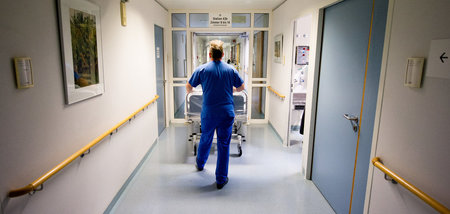 Krankenpfleger_63143340.jpg