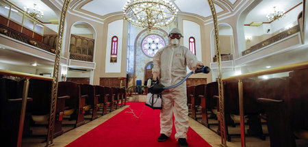 Die Neve-Shalom-Synagoge in Istanbul wird desinfiziert (16.3.202... Die Neve-Shalom-Synagoge in Istanbul wird desinfiziert (16.3.202...
