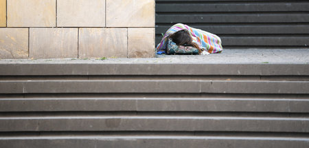 Obdachlose_Frau_63355116.jpg