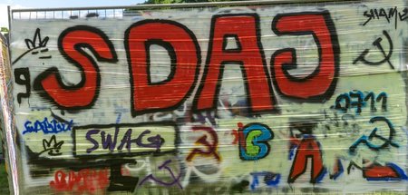 Sozialistische Arbeiterjugend (SDAJ) hat sich nach Organisations... Sozialistische Arbeiterjugend (SDAJ) hat sich nach Organisations...