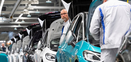 Schutzlose Beschäftigte: Bei VW kann der empfohlene Sicherheitsa... Schutzlose Beschäftigte: Bei VW kann der empfohlene Sicherheitsa...