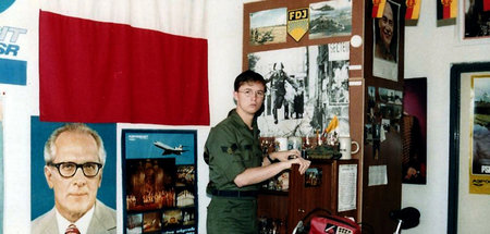 NSA-Mitarbeiter Jeffrey Carney in seiner Westberliner Unterkunft...