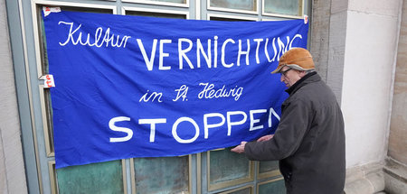 Protestwache gegen die »Kulturvernichtung« in der Hedwigskathedr...