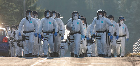 Apokalyptische Bilder aus Suhl: Polizei dringt in Flüchtlingshei...