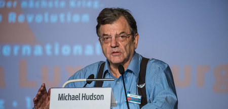 Michael Hudson als Redner auf der XXIV. Rosa-Luxemburg-Konferenz...