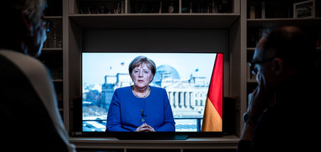 Direkt ins Wohnzimmer: Bundeskanzlerin Merkel hält am Mittwoch e