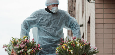 Normalität im Ausnahmezustand: Frauentagsblumen für Studentinnen...