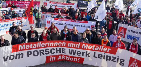 Die IG Metall könnte sich für Sachsen am Abschluss in Nordrhein-...