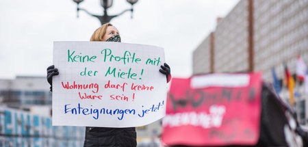 D20D0320CoronaMieterprotest142319.jpg