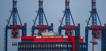 Hamburger_Hafen_HHLA_64838676.jpg
